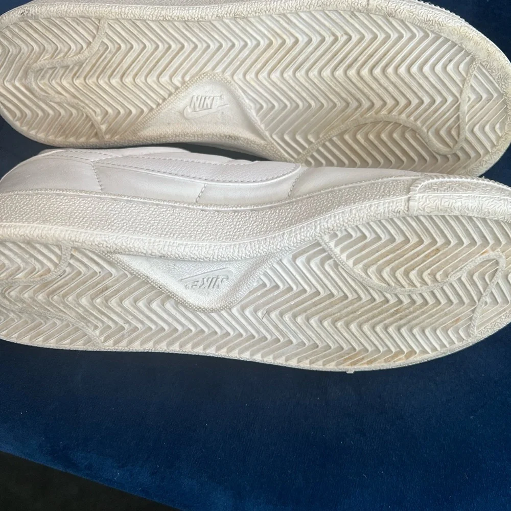 Nike Women’s Tennis Classic White‎ Sneakers